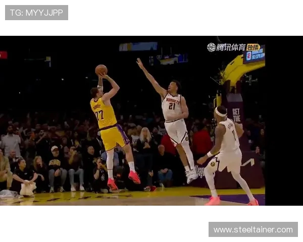 [NBA]布克甩传右侧 奥尼尔接球三分飙进.